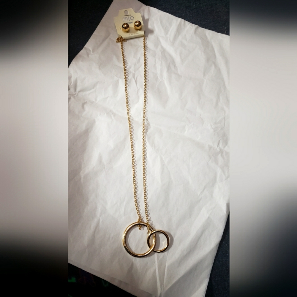 Mia Studio Pretty Necklace and Earrings Set